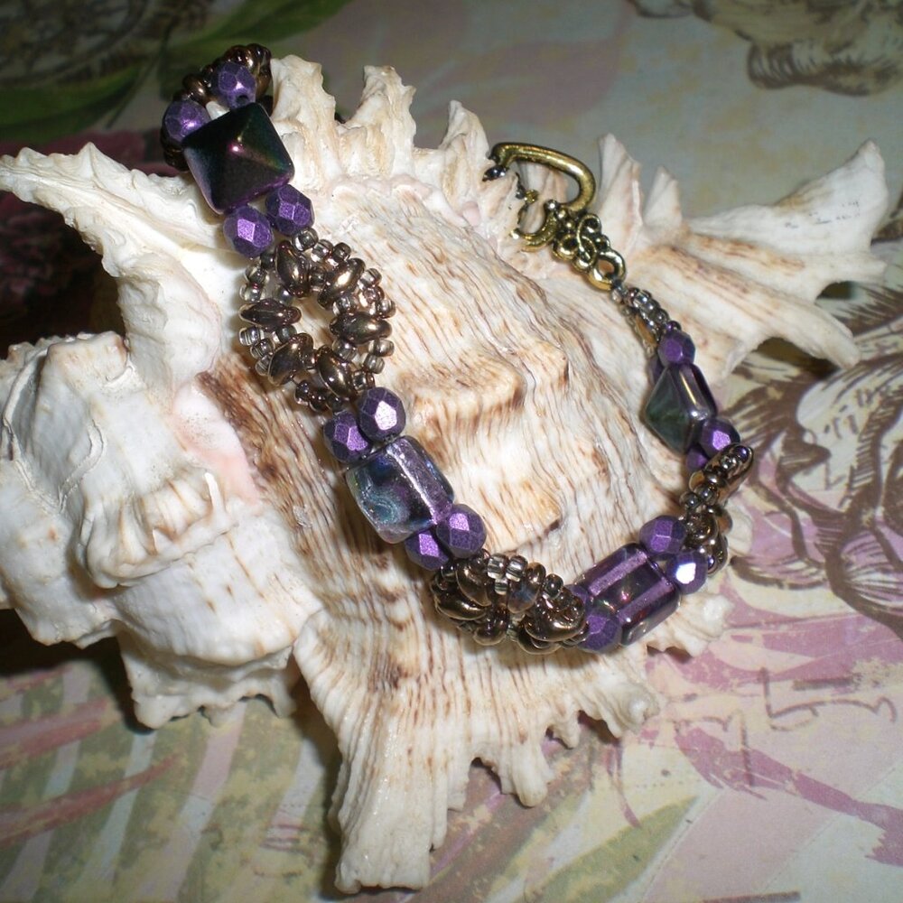 Passion Circle Beaded Bracelet